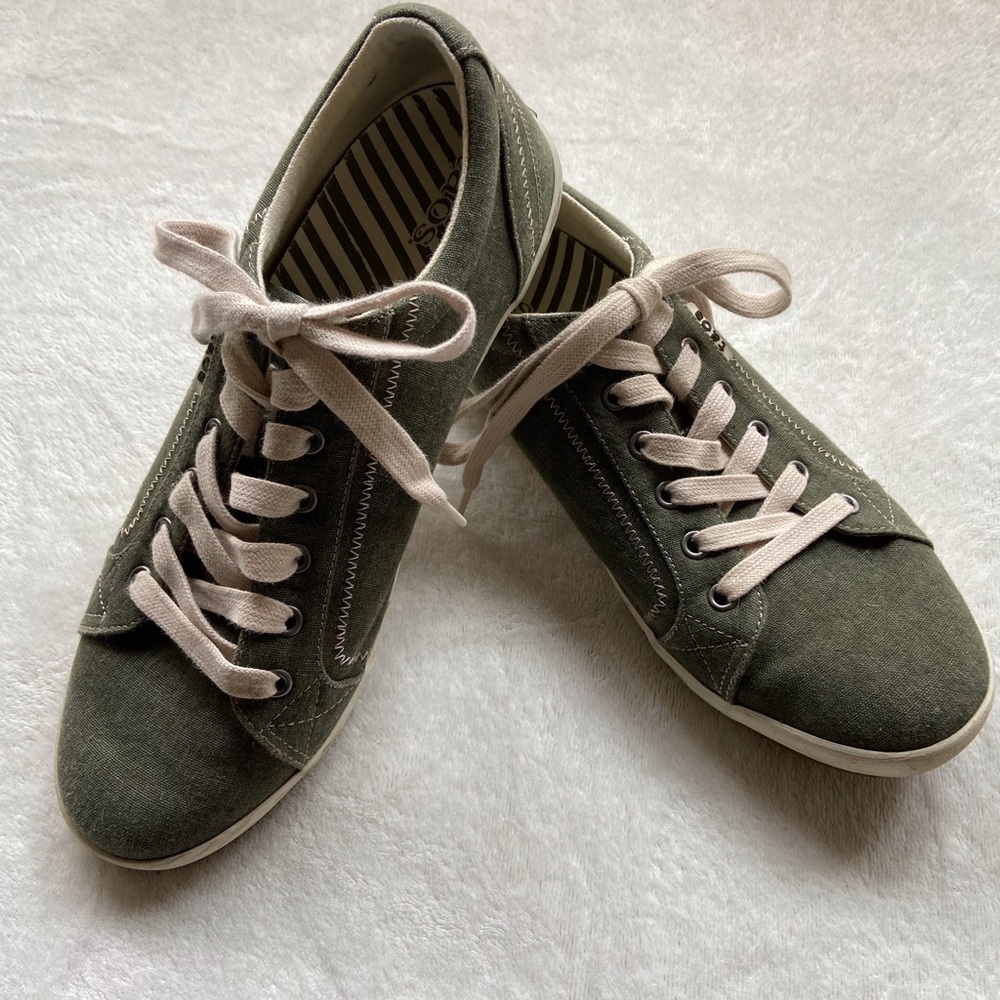 Taos Star canvas shoes Sz-10